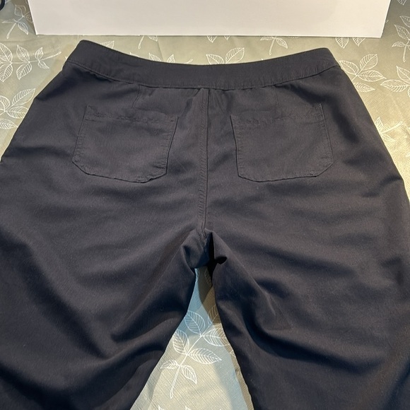 Ladies North Reflection Capris. - Picture 6 of 6